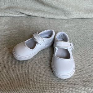 EUC Mary Jane Keds shoes, size 5.
